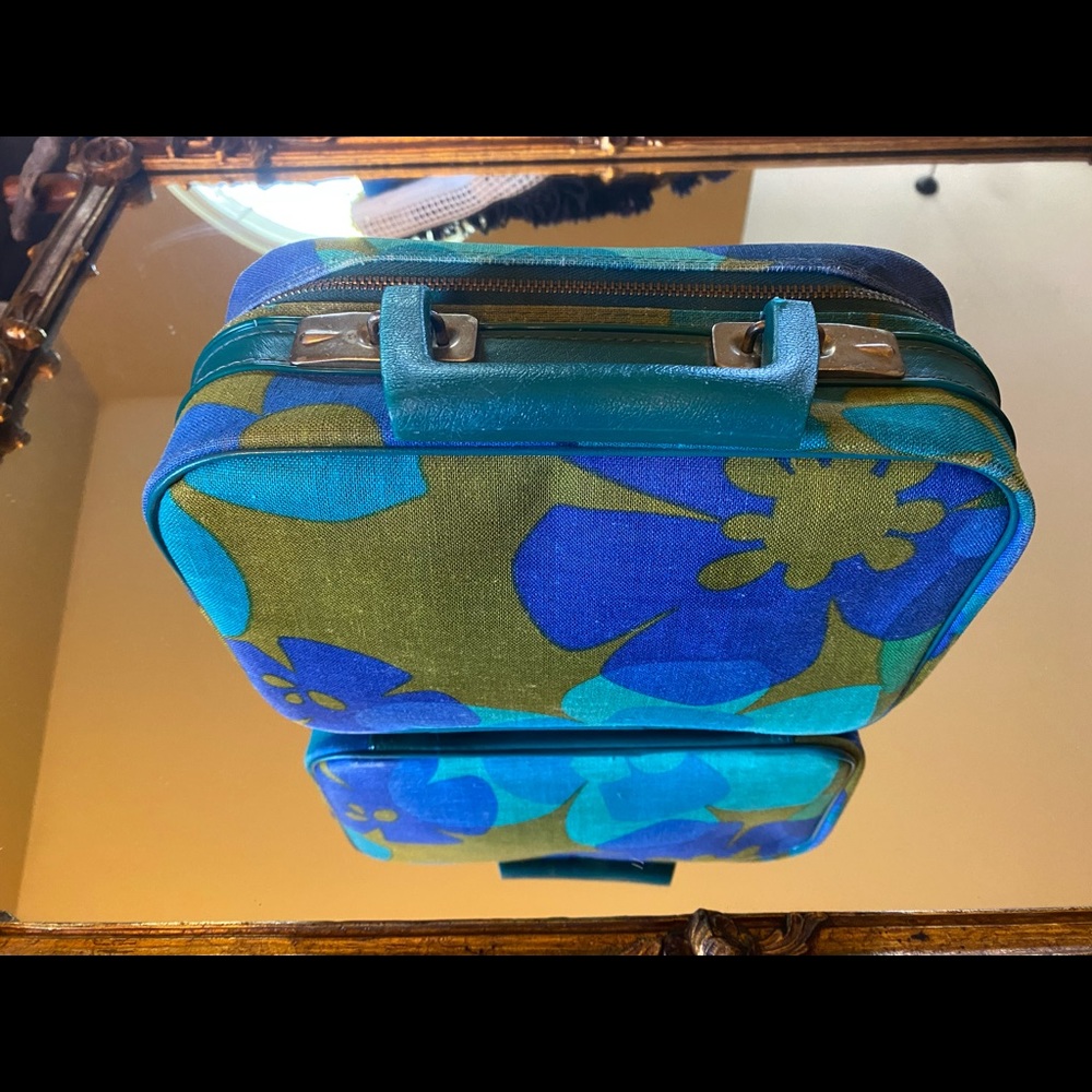 Small vintage mod handbag green blue